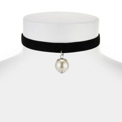 Pearl ball droplet velvet choker necklace